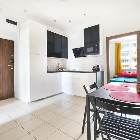 Kurhaus بيت شباب غدينيا